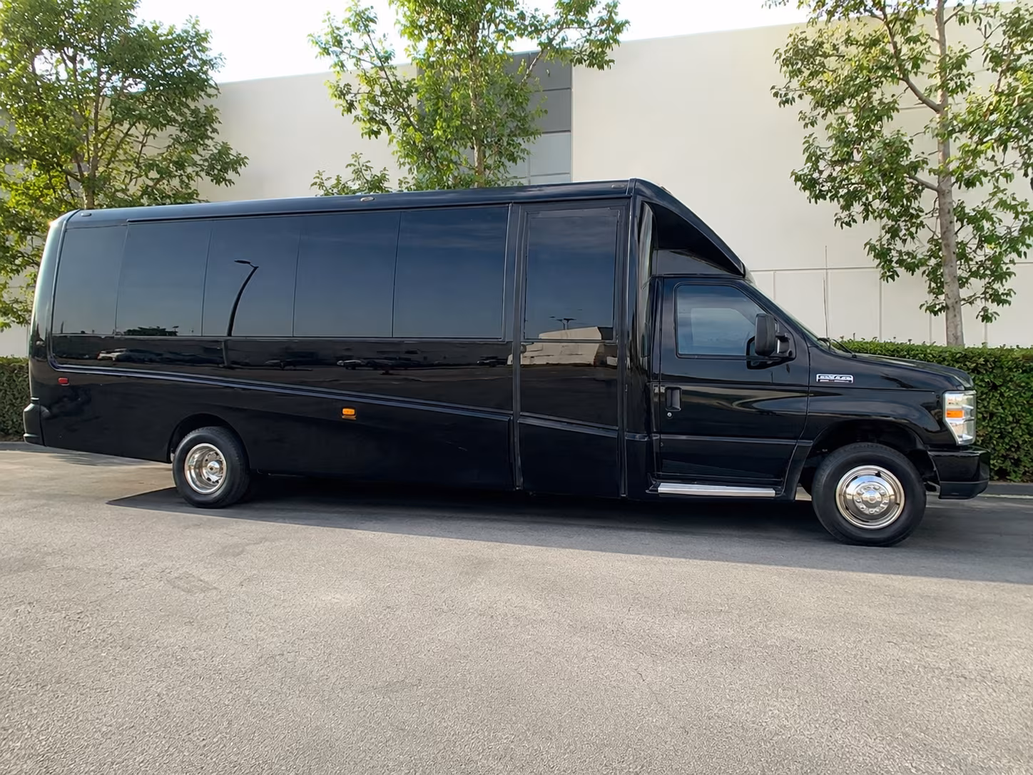 corporate and conference buses in johns creek