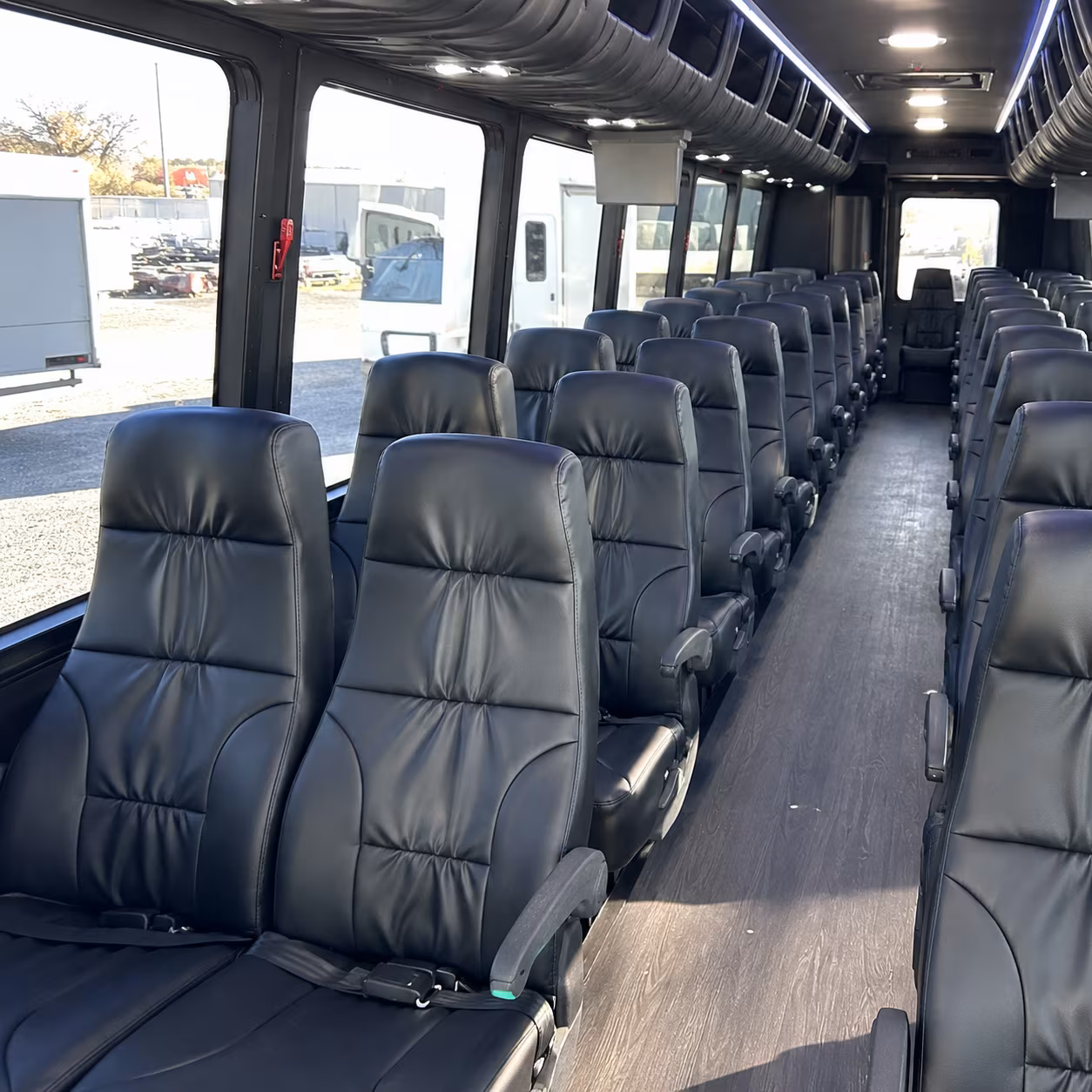minibus rentals for small team and executive shuttle service in johns creek