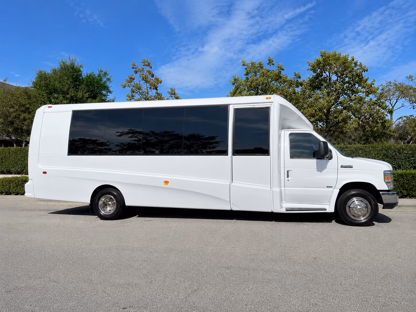 school field trip and group tour buses in johns creek