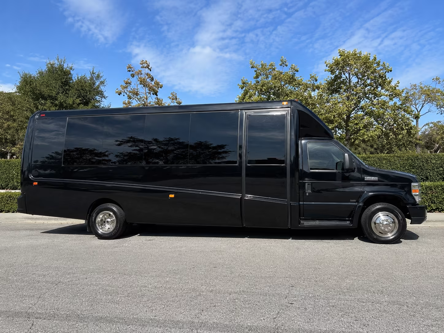 team building and corporate retreat bus rentals from johns creek